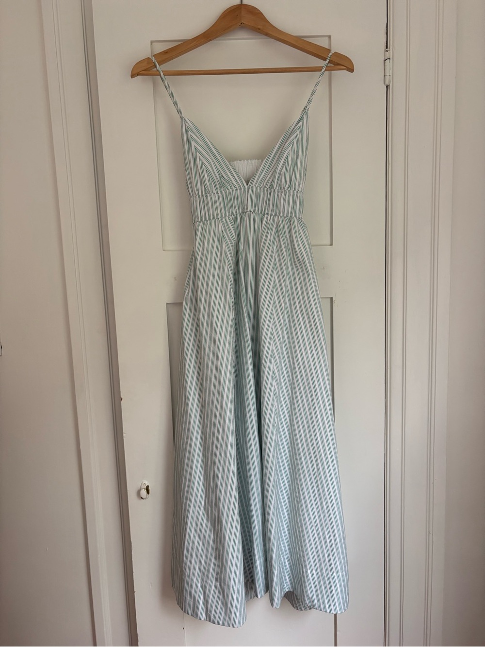 Aritzia Babaton Encourage Poplin Dress green and white